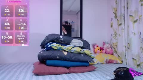 Allysonstonnes online show from December 4, 2025, 12:42 am