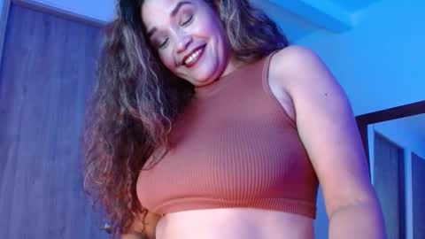 Snapshot of alma_sexyy chatting on March 4, 2025, 9:43 pm Alma online show from March 4, 2025, 9:43 pm