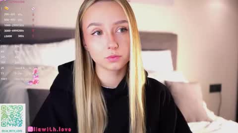 Snapshot of alodiaacomb chatting on September 28, 2025, 3:01 am Lia online show from September 28, 2025, 3:01 am