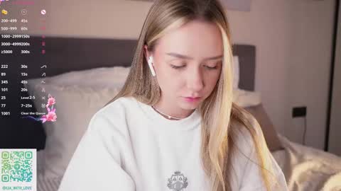 Snapshot of alodiaacomb chatting on October 14, 2025, 3:07 am Lia online show from October 14, 2025, 3:07 am