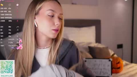 Snapshot of alodiaacomb chatting on October 17, 2025, 3:10 am Lia online show from October 17, 2025, 3:10 am