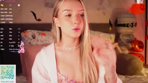 Snapshot of alodiaacomb chatting on October 21, 2025, 1:17 am Lia online show from October 21, 2025, 1:17 am