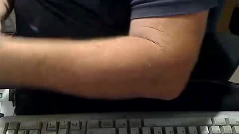 Loooopy online show from September 17, 2025, 5:03 pm