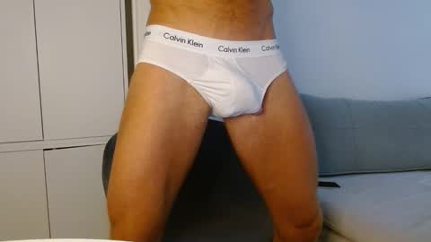 Snapshot of alphahung23 chatting on September 30, 2025, 11:04 am alphahung23 online show from September 30, 2025, 11:04 am