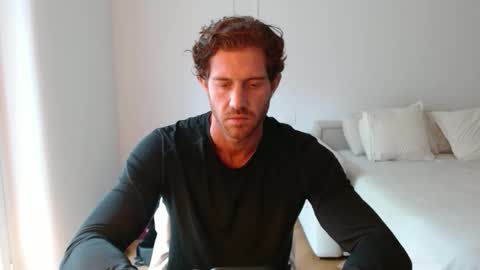 Snapshot of alphahung23 chatting on October 22, 2025, 9:20 am alphahung23 online show from October 22, 2025, 9:20 am