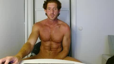 Snapshot of alphahung23 chatting on October 27, 2025, 8:35 pm alphahung23 online show from October 27, 2025, 8:35 pm