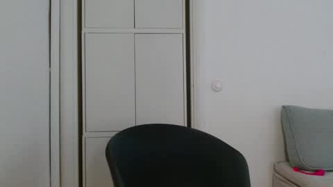 Snapshot of alphahung23 chatting on November 19, 2025, 8:25 am alphahung23 online show from November 19, 2025, 8:25 am