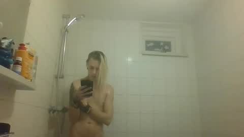 Snapshot of altboy010 chatting on January 1, 2025, 4:07 pm altboy010 online show from January 1, 2025, 4:07 pm