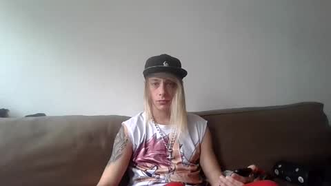 Snapshot of altboy010 chatting on September 20, 2025, 2:29 pm altboy010 online show from September 20, 2025, 2:29 pm