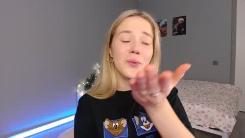 Amelia NEXT STREAM  online show from December 18, 2024, 2:28 pm