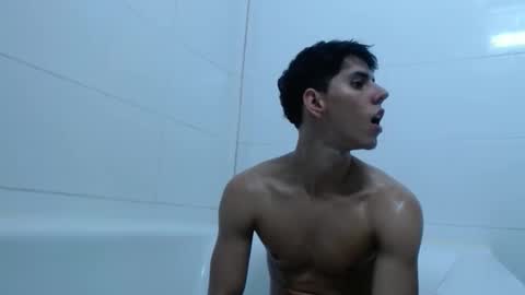 alvarodancer online show from November 7, 2025, 10:26 am