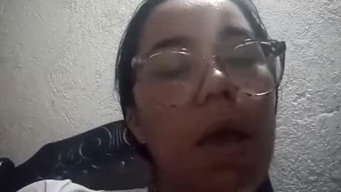 Snapshot of aly826805 chatting on October 15, 2025, 2:44 am analia online show from October 15, 2025, 2:44 am