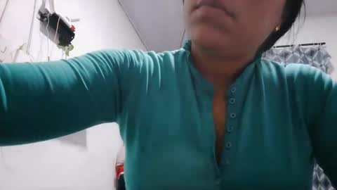 Snapshot of aly826805 chatting on October 23, 2025, 7:29 am analia online show from October 23, 2025, 7:29 am