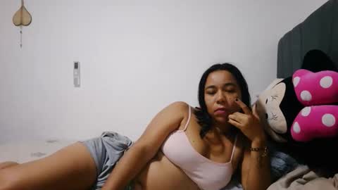 Snapshot of aly826805 chatting on November 8, 2025, 5:07 am analia online show from November 8, 2025, 5:07 am