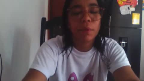 Snapshot of aly826805 chatting on November 17, 2025, 5:41 pm analia online show from November 17, 2025, 5:41 pm