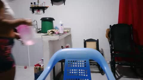 Snapshot of aly826805 chatting on November 30, 2025, 5:44 am analia online show from November 30, 2025, 5:44 am