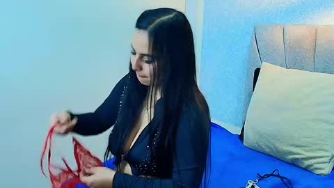   A L Y  online show from September 23, 2025, 11:35 am