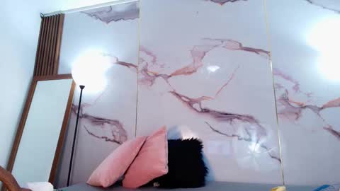 Alya online show from December 4, 2025, 4:22 am