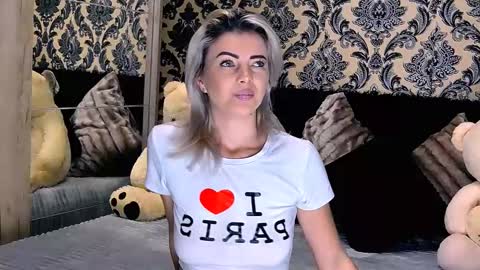 Snapshot of alyblonde chatting on December 18, 2024, 9:58 am aly online show from December 18, 2024, 9:58 am