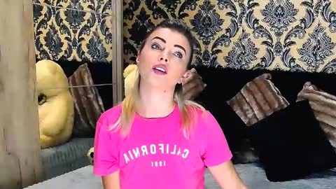 Snapshot of alyblonde chatting on January 25, 2025, 9:47 am aly online show from January 25, 2025, 9:47 am