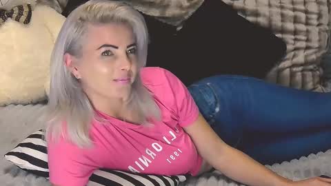 Snapshot of alyblonde chatting on March 12, 2025, 2:01 pm aly online show from March 12, 2025, 2:01 pm