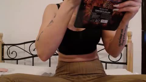 Missy online show from November 28, 2025, 6:05 am