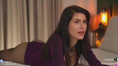 Snapshot of alyonaqueen_ chatting on December 1, 2025, 8:36 pm Alyona online show from December 1, 2025, 8:36 pm