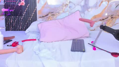 Snapshot of alyson__a chatting on October 31, 2025, 6:31 pm alyson__a online show from October 31, 2025, 6:31 pm