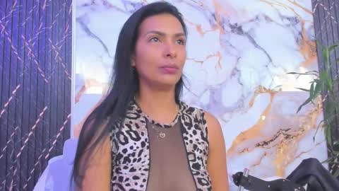 Snapshot of alyson__a chatting on November 4, 2025, 12:04 pm alyson__a online show from November 4, 2025, 12:04 pm