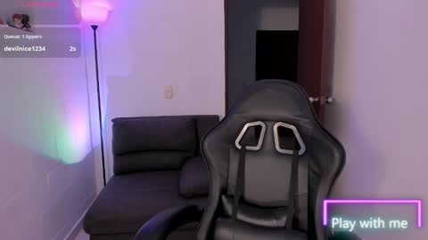 Snapshot of alysonn_conner chatting on November 6, 2025, 12:17 pm Alyson online show from November 6, 2025, 12:17 pm