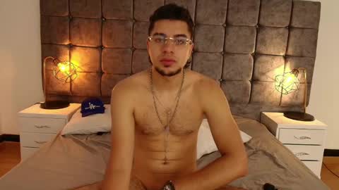 Snapshot of amadeo_wild chatting on March 5, 2025, 2:34 pm Amadeo Wild online show from March 5, 2025, 2:34 pm