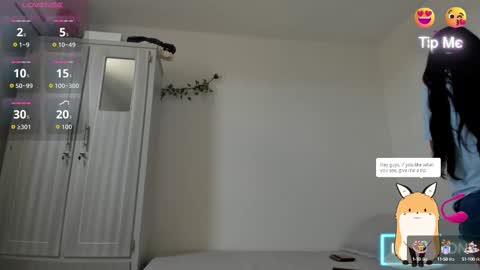 AMAIA online show from September 18, 2025, 6:54 pm