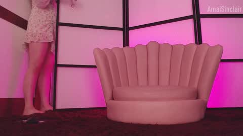 Amai  Sinclair  online show from November 8, 2025, 6:02 am