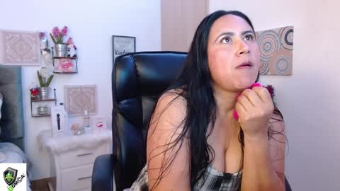 Snapshot of amalia_brunette chatting on January 2, 2025, 11:27 pm AMALIA online show from January 2, 2025, 11:27 pm