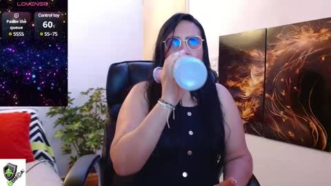 Snapshot of amalia_brunette chatting on February 28, 2025, 11:01 pm AMALIA online show from February 28, 2025, 11:01 pm