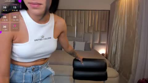Snapshot of amalia_cruss chatting on October 4, 2025, 8:07 pm Amalia cruss online show from October 4, 2025, 8:07 pm