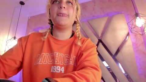 Amalia Im Back See you soon this January 7 at 10 pm Colombia time online show from February 7, 2025, 9:05 am