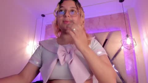 Amalia Im Back See you soon this January 7 at 10 pm Colombia time online show from March 5, 2025, 2:03 am