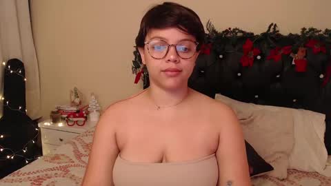 Snapshot of amand1_sweet chatting on December 4, 2024, 1:09 pm online show from December 4, 2024, 1:09 pm