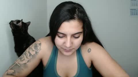 The queen of the biceps  online show from March 12, 2025, 12:31 am