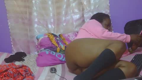 amanda_01_ online show from September 12, 2025, 12:11 am