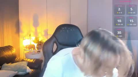 Snapshot of amanda_butlerr chatting on October 12, 2025, 9:41 am Hi im Amanda online show from October 12, 2025, 9:41 am