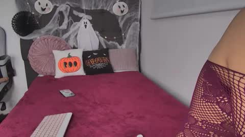 Snapshot of amandabrooks_18 chatting on October 19, 2025, 12:55 am Amanda online show from October 19, 2025, 12:55 am