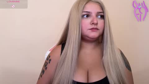 Snapshot of amandhaaa chatting on February 21, 2025, 7:10 pm Amandha online show from February 21, 2025, 7:10 pm
