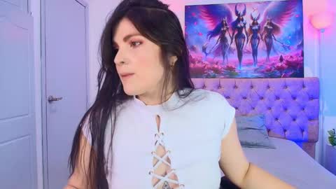 Snapshot of amara_vega chatting on February 17, 2025, 11:44 am Amara Vega online show from February 17, 2025, 11:44 am
