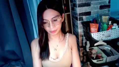 Snapshot of amarabellax chatting on December 3, 2025, 12:47 pm BELLA online show from December 3, 2025, 12:47 pm