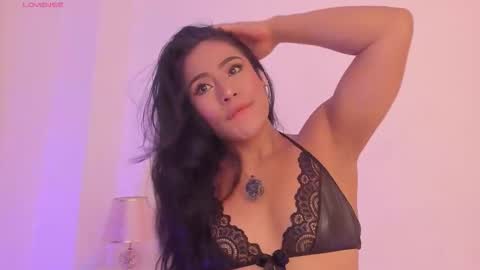 Amara online show from November 3, 2025, 4:25 am