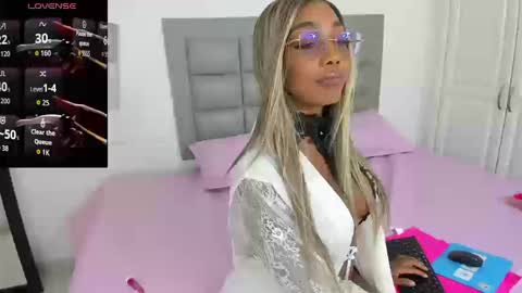 amaraluxe online show from October 16, 2025, 2:01 am