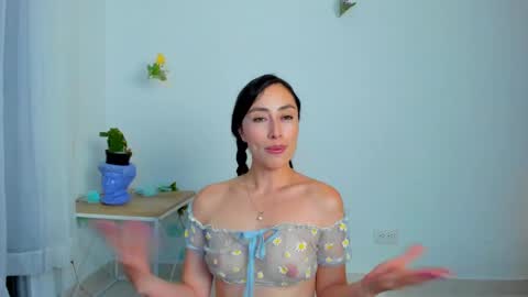 Snapshot of amatista_4 chatting on February 22, 2025, 12:49 am Amatista online show from February 22, 2025, 12:49 am