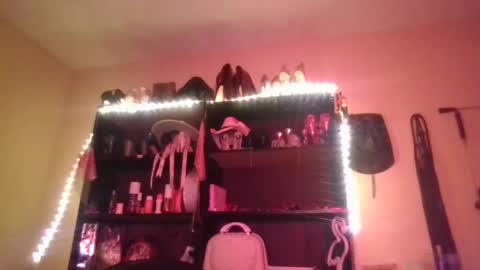 amayamillarodriguez online show from December 28, 2024, 8:48 am